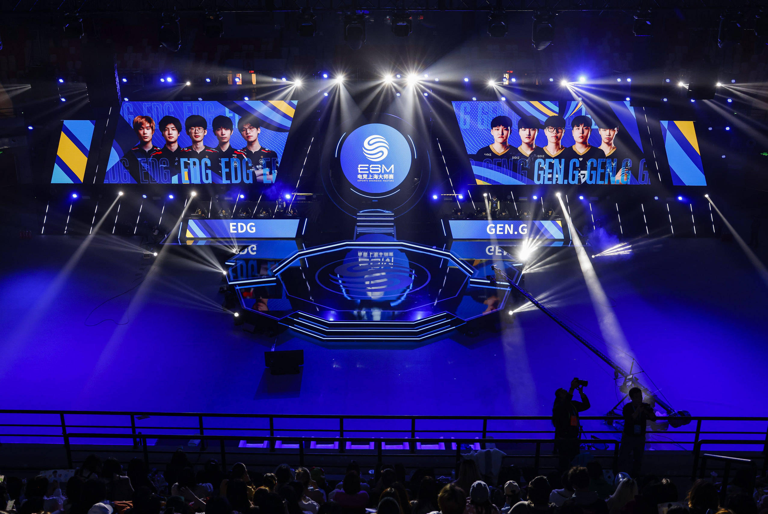 只能摊手苦 只能摊手苦