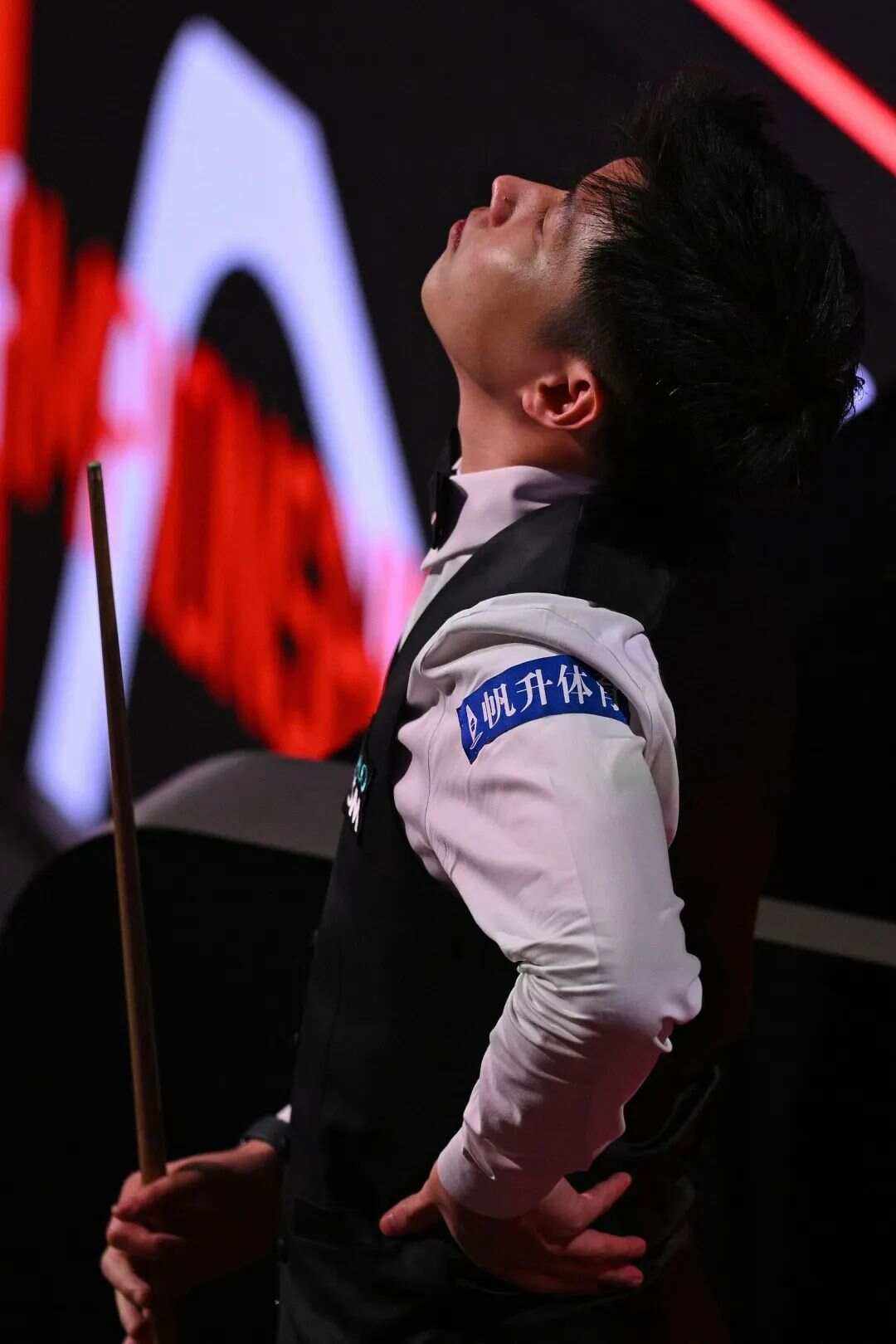 NBA：11连胜 骑士队129-122雷霆队.