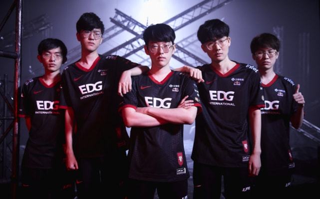 易跟的双C 易跟的双C